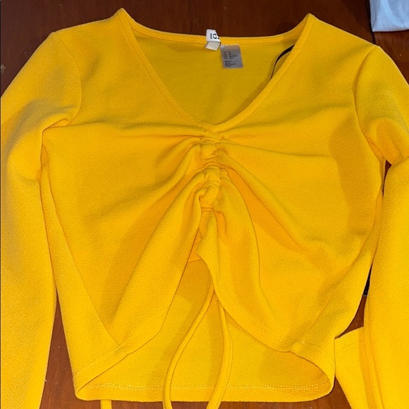 Crop top! - Picture 1 of 2